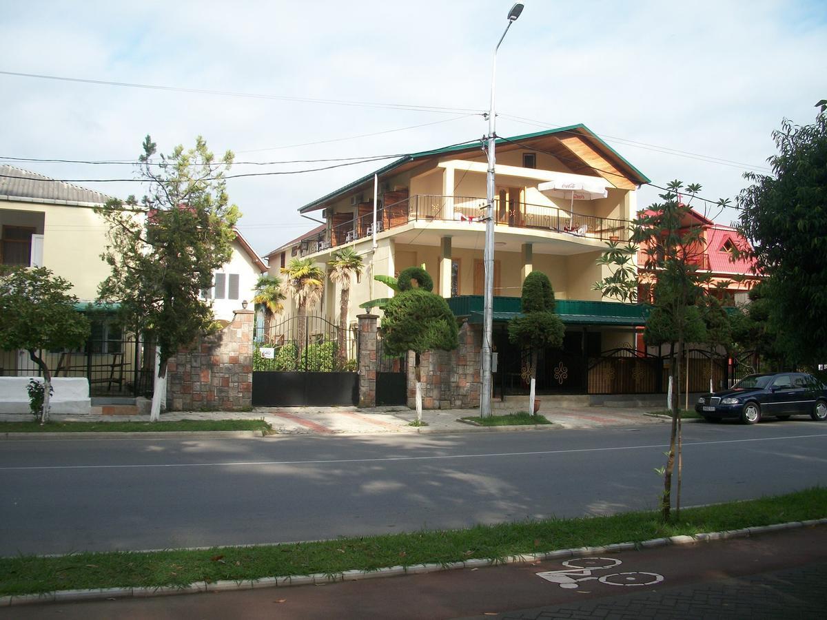 Magnolia Hotel Agmashenebeli Кобулети Екстериор снимка